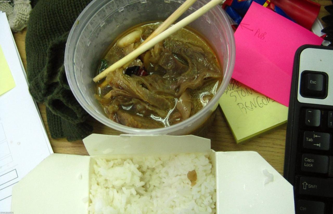 周三菜场小记：两把青菜，一袋春笋